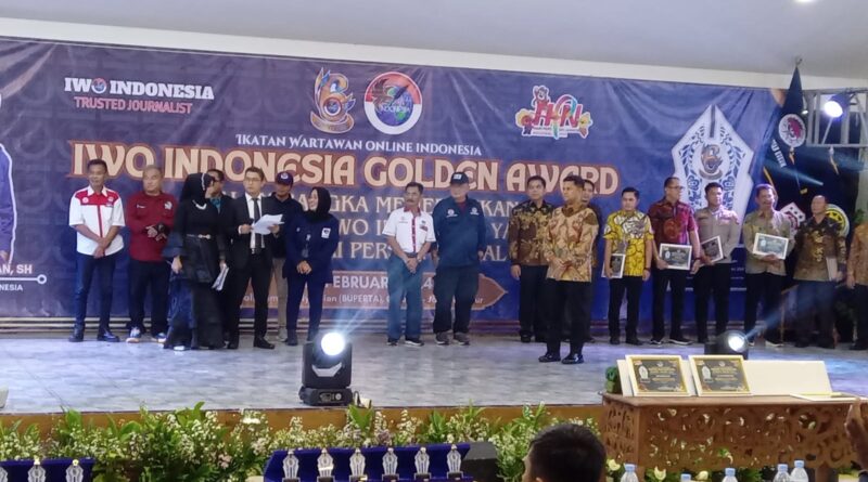 Penganugerahan Golden Award IWOI Dalam Rangka Anniversary 6Th dan HPN 2024