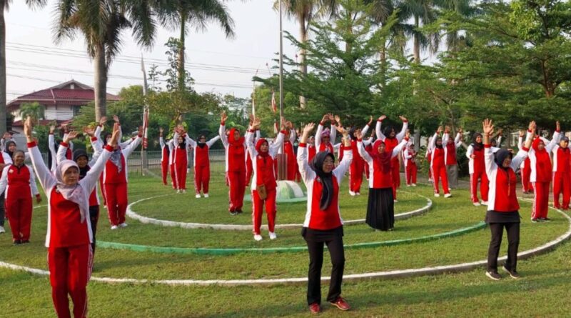 Peringati Hari Kesehatan Nasional ke-60, RSD Kertosono Gelar Senam Pagi