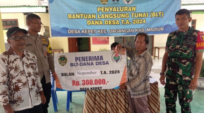 Pemdes Kepet Salurkan BLT DD kepada 26 KPM