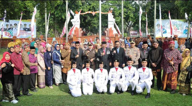 Kapolres Nganjuk Hadiri Upacara Peringatan Hardiknas 2025
