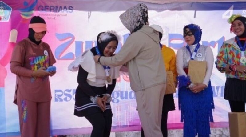 Rayakan HUT ke-41, RSUD Ngudi Waluyo Wlingi Gelar Senam Zumba Party 