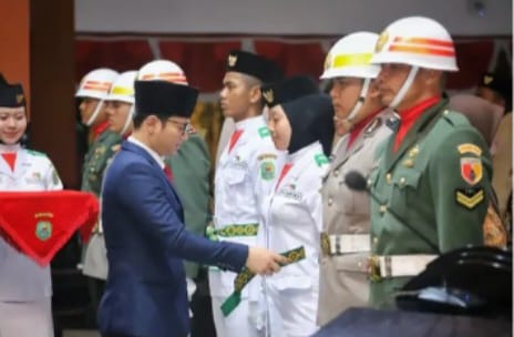Bupati Arifin Kukuhkan Paskibraka di Upacara Peringatan HUT ke-80 RI