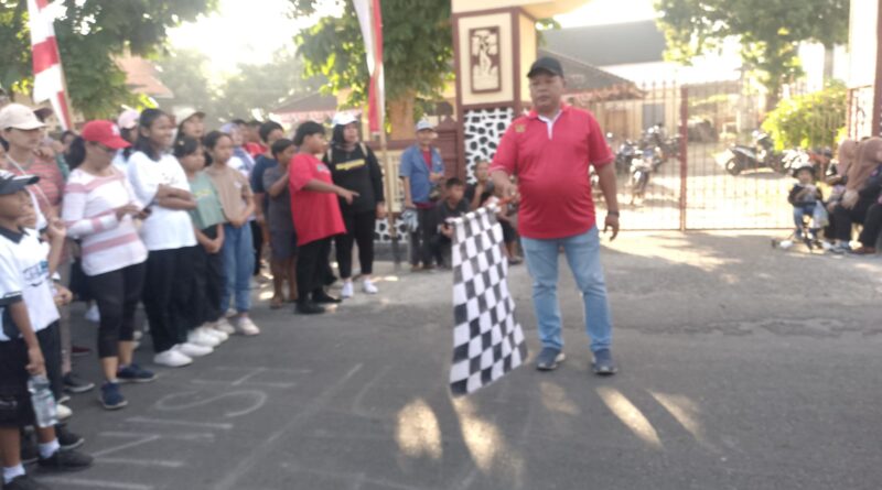 Peringati HUT ke-80 RI, Pemdes Wonojoyo Gelar Jalan Santai