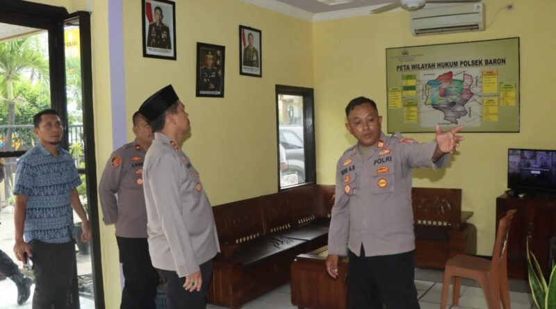 Kapolres Nganjuk Tinjau Polsek Baron, Cek Ungkap Kasus dan Renovasi Ruang SPKT Baru