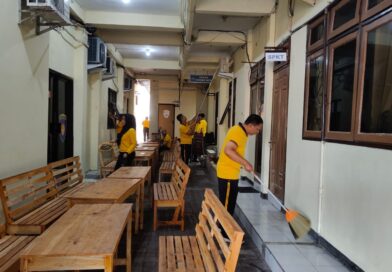 Personel Polres dan Polsek Jajaran Tulungagung Gelar Kurve Bersih-Bersih Dukung Gerakan Indonesia Asri