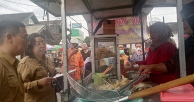 Dinas Kesehatan dan BPOM Kabupaten Kediri Gelar Survey Keamanan Pangan pada Penjual Takjil