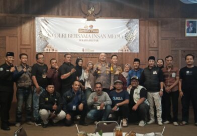 Buka Puasa Bareng Awak Media dan Santunan Anak Yatim, Kapolres Blitar Bangun Sinergitas Wujudkan Blitar Aman