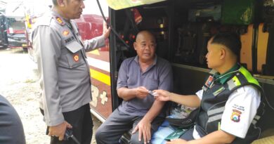 Pastikan Ribuan Santri Mudik Aman, Polres Magetan Gelar Ramp Check dan Cek Kesehatan Sopir di Ponpes Al-Fatah Temboro