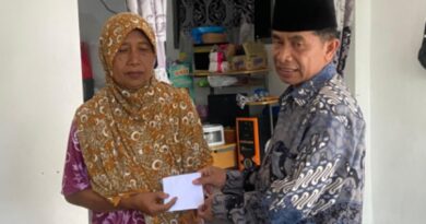 Tebar Keberkahan, Pokmas Segitiga Emas Pasuruan Salurkan Paket Sembako di Kediaman Tokoh Bangil