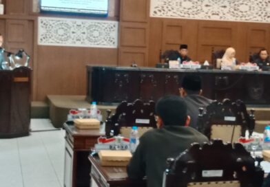 DPRD Kota Probolinggo Serahkan Rancangan Rekomendasi atas LKPJ Pemerintah Kota Probolinggo Tahun Anggaran 2025