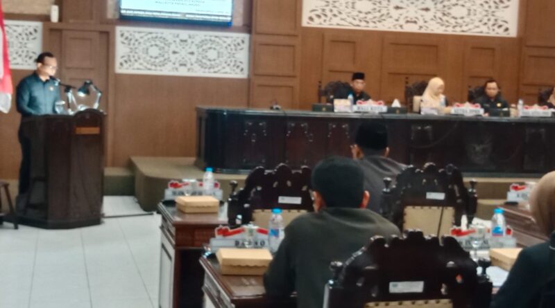 DPRD Kota Probolinggo Serahkan Rancangan Rekomendasi atas LKPJ Pemerintah Kota Probolinggo Tahun Anggaran 2025