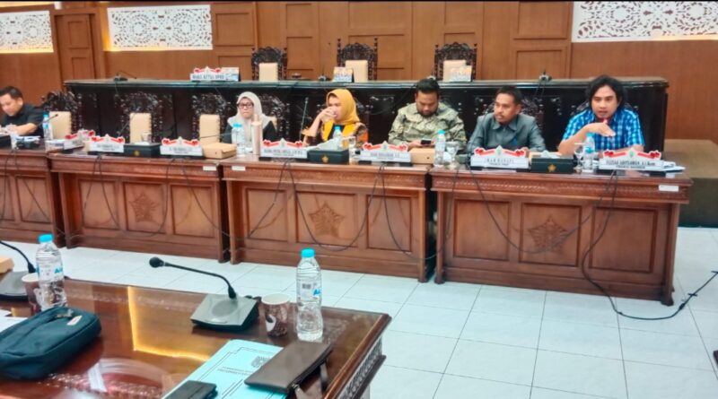 DPRD Kota Probolinggo Bahas Pengurangan TPP ASN serta Evaluasi Lemahnya Pelayanan DPMPTSP