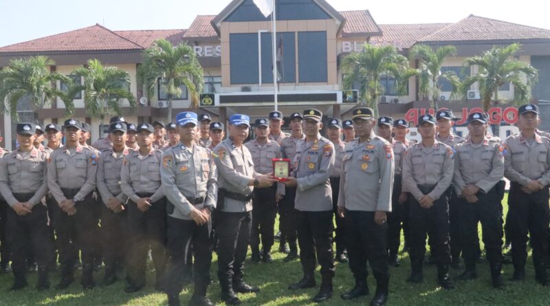 Polres Blitar Lepas Siswa Diktuk Bintara Polri Brimob Kembali ke SPN Mojokerto Usai Latihan Kerja