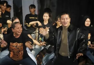 Mas Bupati Ipin Nonton Langsung Pagelaran Seni Bertajuk Trenggalek Menari #5 Kelakar Akar