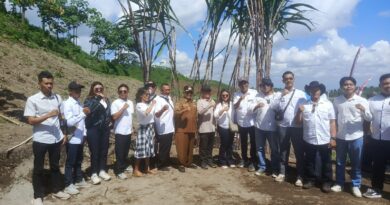 Tanam Tebu Perdana di Nglegok, Bupati Rijanto Dorong Swasembada Gula Nasional