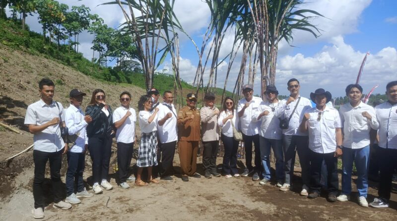 Tanam Tebu Perdana di Nglegok, Bupati Rijanto Dorong Swasembada Gula Nasional
