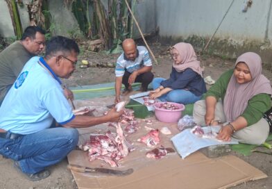Berbagi di Momen Idul Adha, PWI Nganjuk Sembelih Dua Kambing Kurban