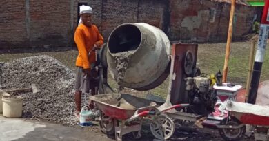Pemdes Temenggungan Bangun Rabat Beton Jalan Lingkungan