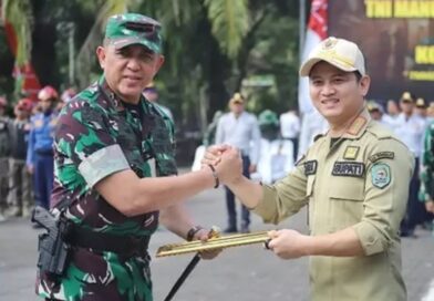 Bupati Trenggalek Dapatkan Penghargaan dari Panglima Kodam V Brawijaya