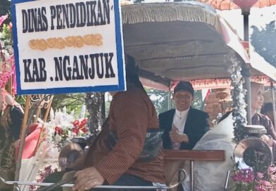 Meriah! Dinas Pendidikan Nganjuk Ikuti Boyong dan Sedekah Bumi Hambangun Projo