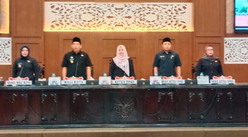 Paripurna DPRD Kota Probolinggo Bahas Raperda Pertanggungjawaban APBD 2025, Wali Kota Siap Jawab Masukan Fraksi