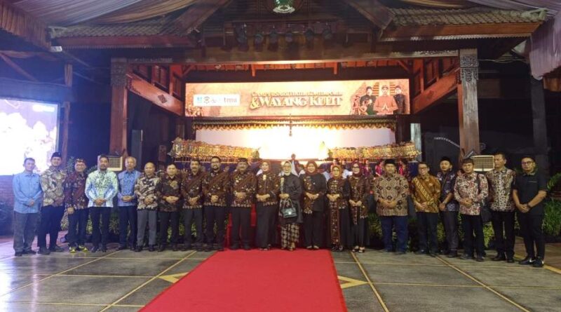 Ketua DPRD Nganjuk Apresiasi Pagelaran Wayang Kulit di TMII