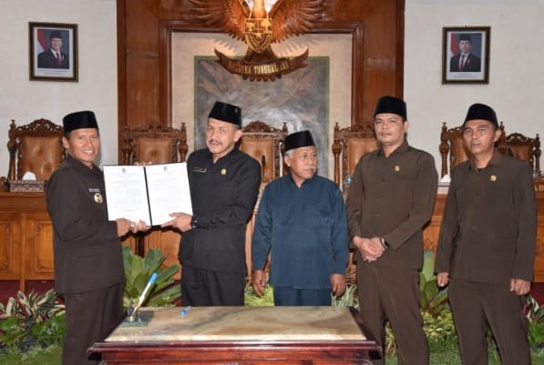 Rapat Paripurna DPRD Tulungagung Penyampaian Ranperda Pertanggungjawaban Pelaksanaan APBD 2025, Plt Bupati Tulungagung Paparkan Realisasi APBD Tahun 2025