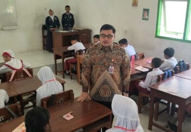 MPLS, Bupati Mas Dhito Sidak di SMPN 2 Ngasem