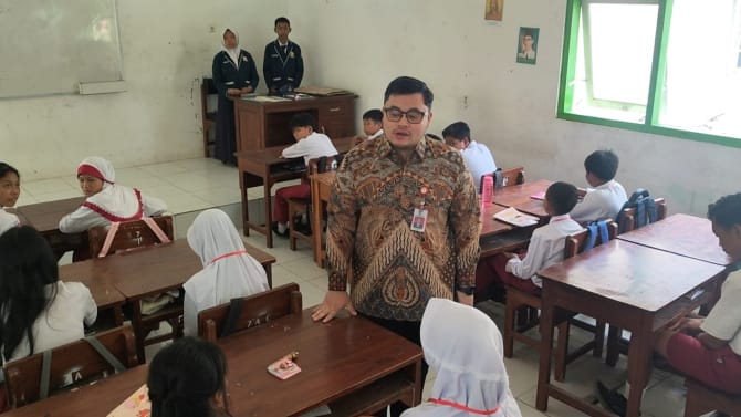 MPLS, Bupati Mas Dhito Sidak di SMPN 2 Ngasem