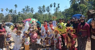 Ratusan Anak PAUD Desa Lembengan Meriahkan HUT ke-81 RI Lewat Karnaval Budaya
