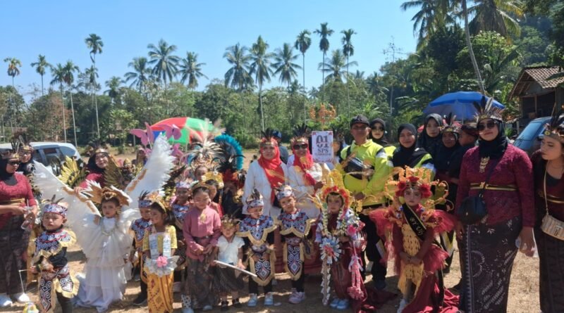 Ratusan Anak PAUD Desa Lembengan Meriahkan HUT ke-81 RI Lewat Karnaval Budaya