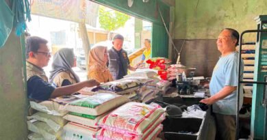 Satgas Pangan Tulungagung Lakukan Sidak Harga Komoditas Pangan Khusus Beras Premium dan Beras SPHP di Pasar Ngunut
