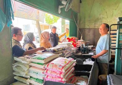 Satgas Pangan Tulungagung Lakukan Sidak Harga Komoditas Pangan Khusus Beras Premium dan Beras SPHP di Pasar Ngunut
