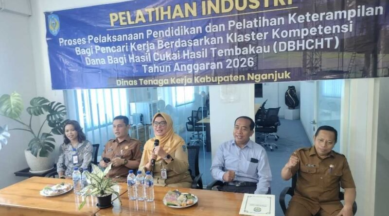 Kurangi Angka Pengangguran, Disnaker Nganjuk Gelar Pelatihan Industri di PT Eagle Sporting Goods