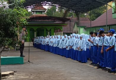 Polsek Selopuro Gelar Polisi Peduli Pendidikan, Sosialisasikan Anti-Bullying dan Tertib Berlalu Lintas