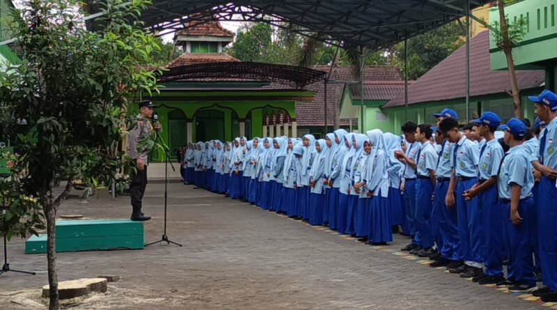 Polsek Selopuro Gelar Polisi Peduli Pendidikan, Sosialisasikan Anti-Bullying dan Tertib Berlalu Lintas